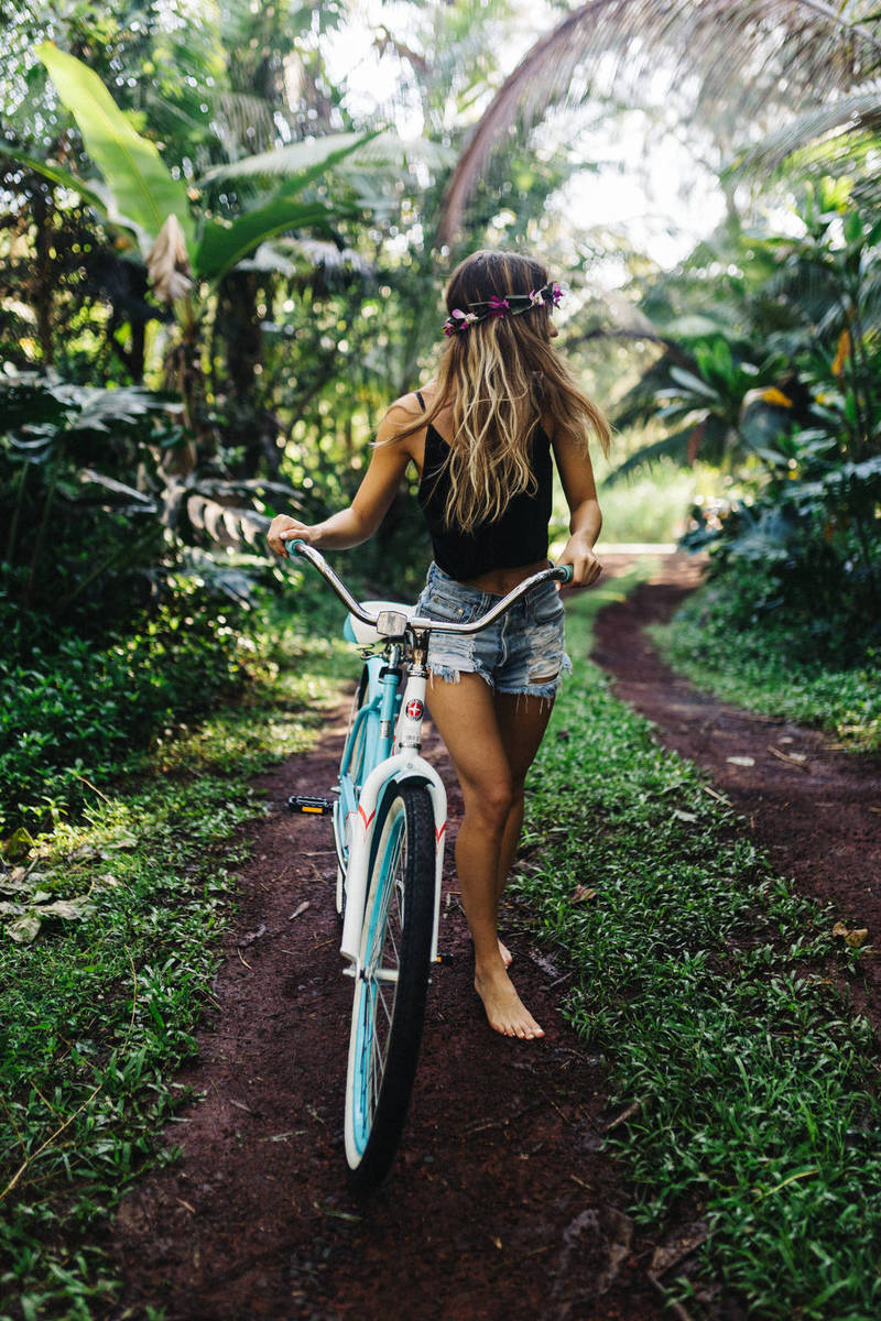 Hi-Tech Loop Technology Delivers Luxury Five-Star Travel Even at Extreme Speeds Hi-Tech Loop Technology Delivers Luxury Five-Star Travel Even at Extreme Speeds